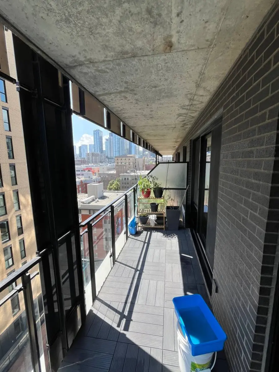Grand balcon après le nettoyage Premium